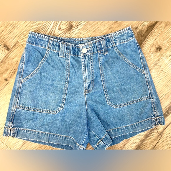 Essentials Style Vintage Jean Shorts Women’s Size 6 - Picture 1 of 7